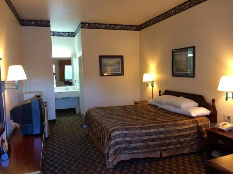 Super 8 By Wyndham Bastrop Tx Motel Kültér fotó